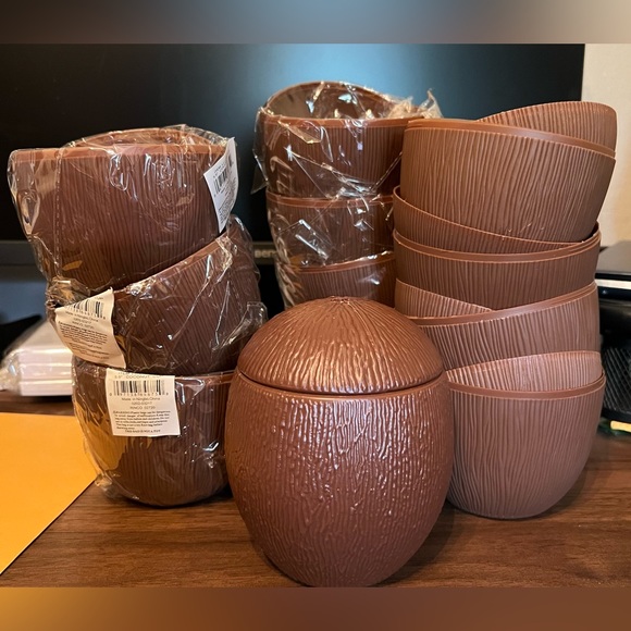 14 Piece Tropical Luau Theme Coconut Cups - 16 Oz Hawaiian Plastic Mugs w/lids - Picture 1 of 4